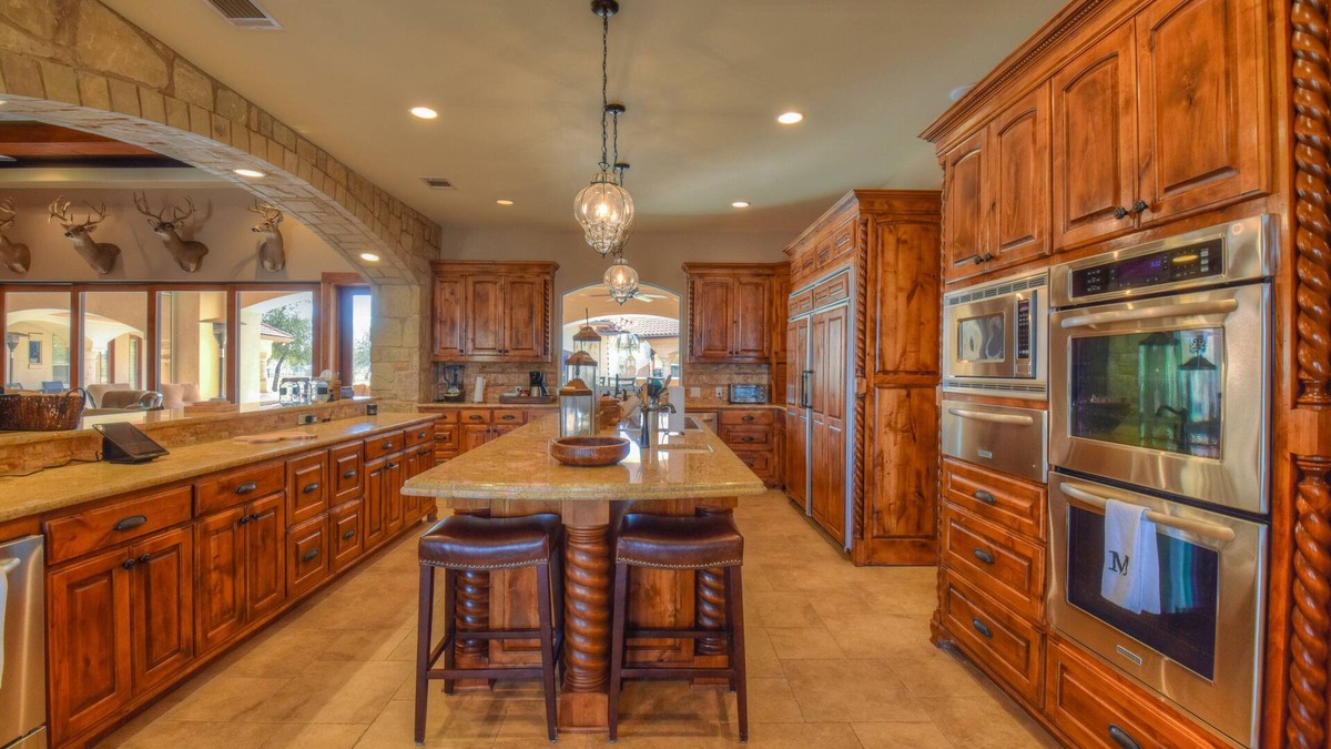 Burnet House | Ranching luxury in the heart of the Texas Hill Country. Rent a ranch.