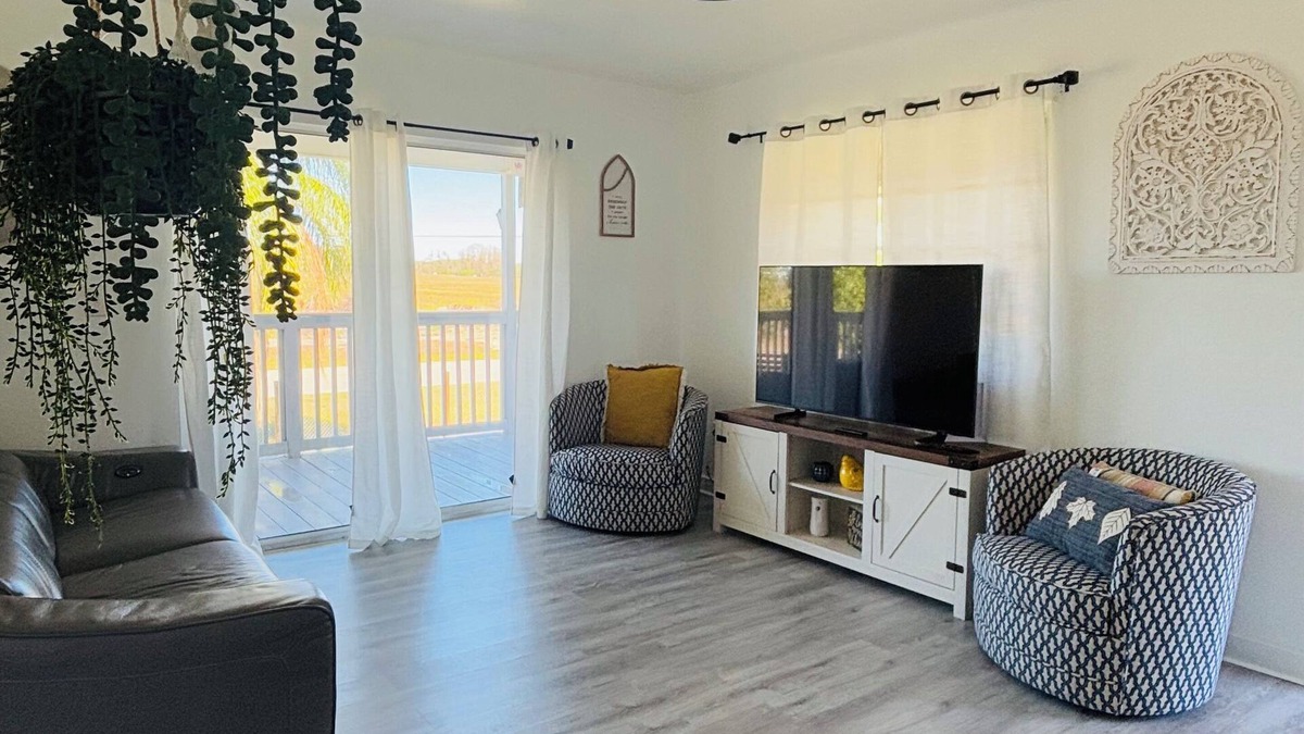 Clewiston House | Rancho Alegre country getaway Bring your boat -lake is 15 mts away. PET FRIENDLY