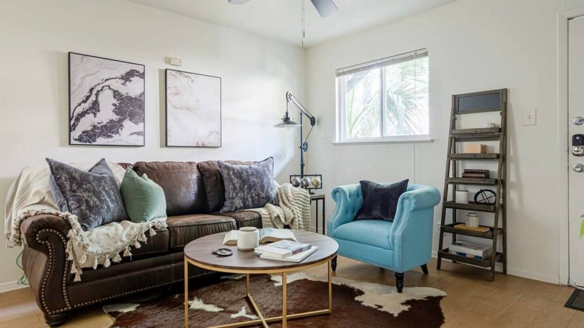North University Apartment | Rancho | Modern Rustic Vibes | Central Austin