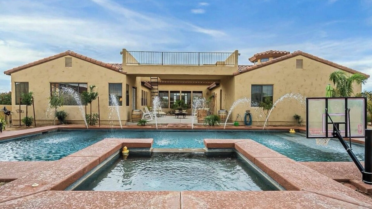 Valley Farms House | Rancho Retreat!