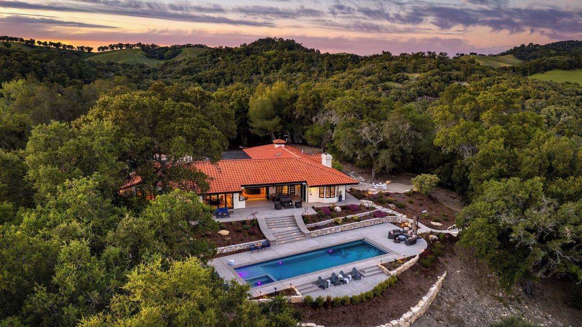 Adelaida Villa | Rancho Robles by AvantStay | ☀️🍷 Vineyard Villa w/Views, Pool & Privacy