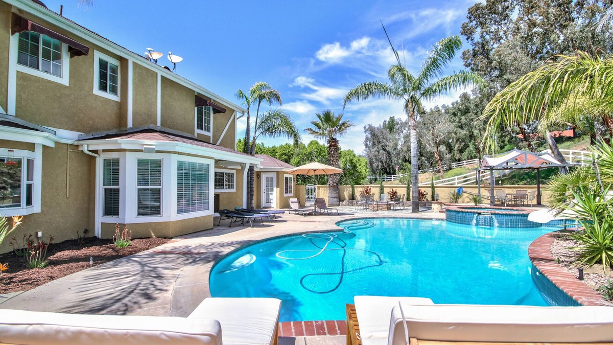 Temecula House | Rancho Vista estate in the heart of Wine Country with Private Grapvines