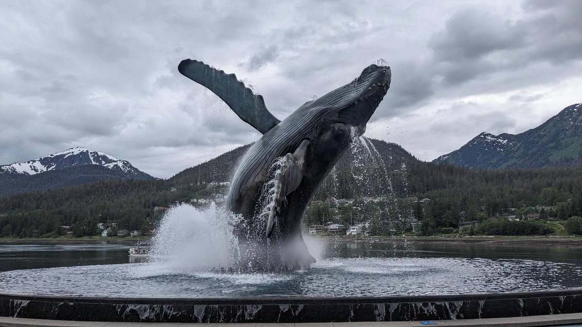 Mendenhaven Apartment | Ranger's Manor, a Peaceful Haven near the Glacier