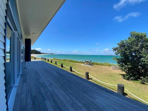 Rangiputa House | Rangi Beachfront -Luxury Beachfront Bach