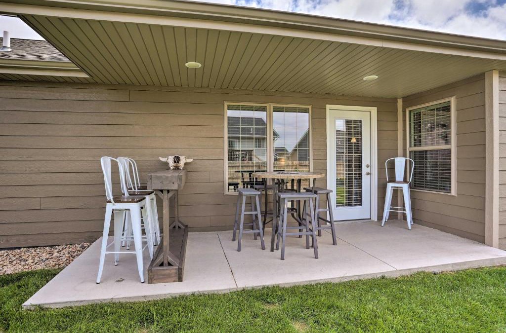 Rapid Valley House | Rapid City Home with Patio Less Than 5 Mi to Downtown!