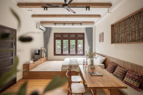 Hai Ba Trung Apartment | RAPOO Skyline Residences-Jacuzzi on Rooftop-Flexible Check in out