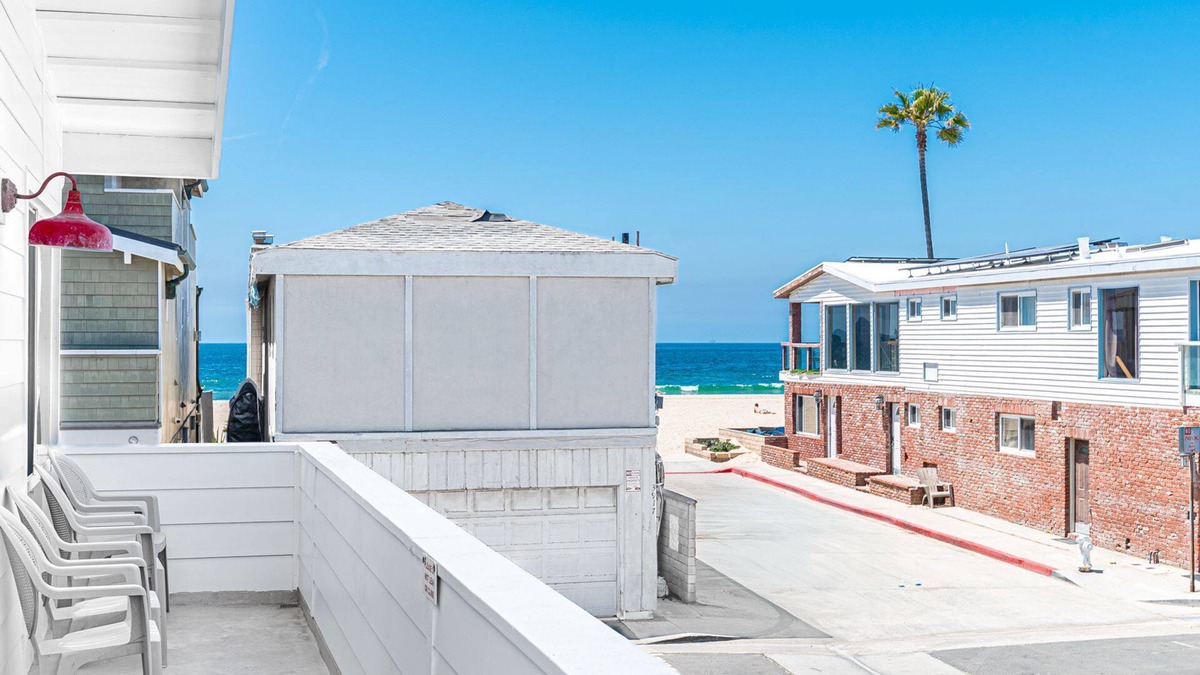 West Newport Condo | Rare 15BR Getaway One House from 40th St Beach | Gorgeous Oceanviews | Sleeps 36!