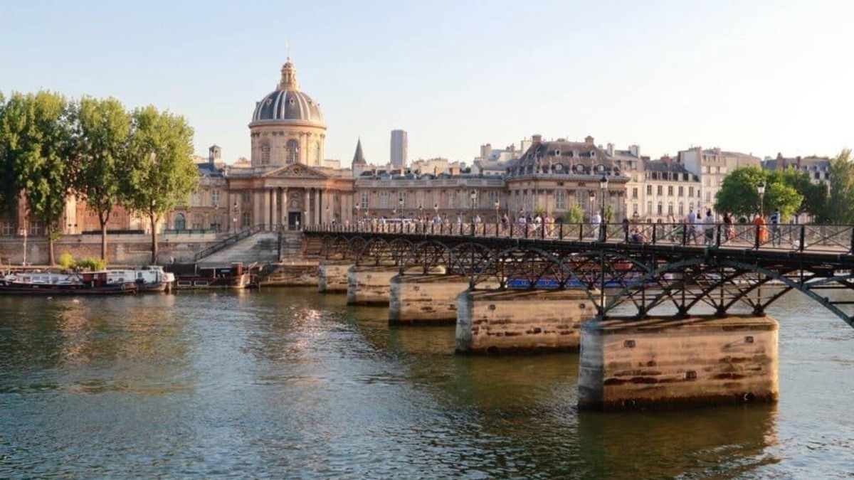 Quartier des Invalides Apartment | Rare 300m² Gem in Historic 18th-Century Mansion – Heart of Saint-Germain