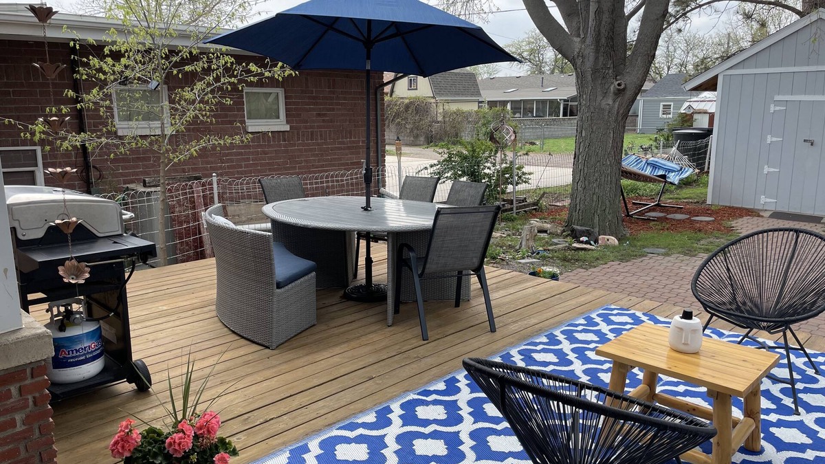 Sidney House | RARE FIND! 4BR, 2BA Home W/Deck/Grill/Fireplaces. Pet Friendly w/fenced in BY