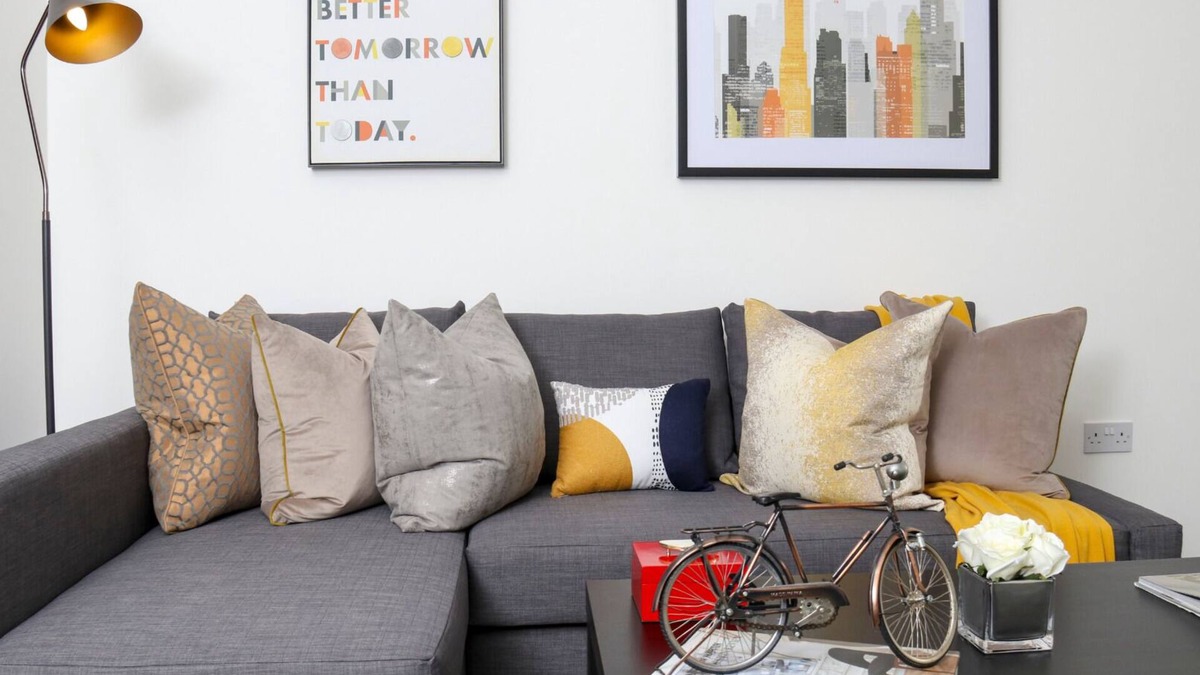 Watford Apartment | Rare-find and Spacious 3 Bed Flat with free parking