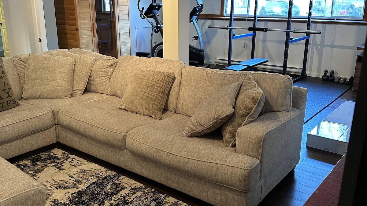 Kitimat House | Rare gem, w/free parking, wifi, home gym and close to hiking trail