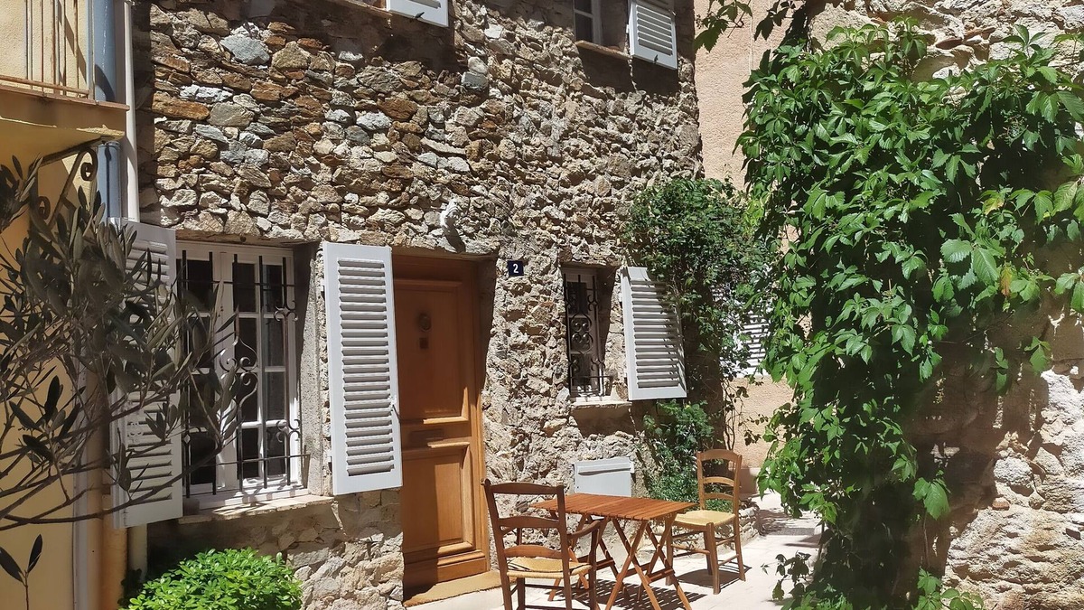 Old Town House | Rare in the heart of Saint Tropez a village house