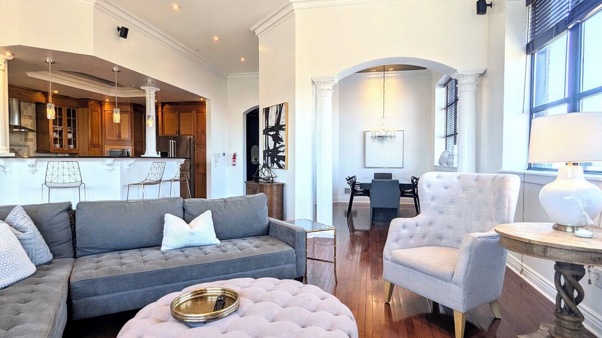 Central Business District Condo | Rare Last-Minute Stay - Spacious 3BR Penthouse + Private Parking