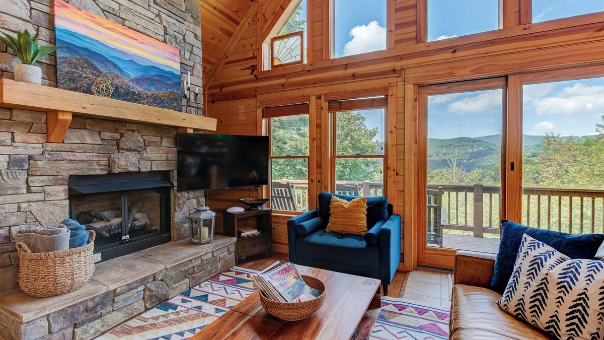 Wolf Laurel Cabin | Raven Cliff - Mountain Views/7 Person Hot Tub