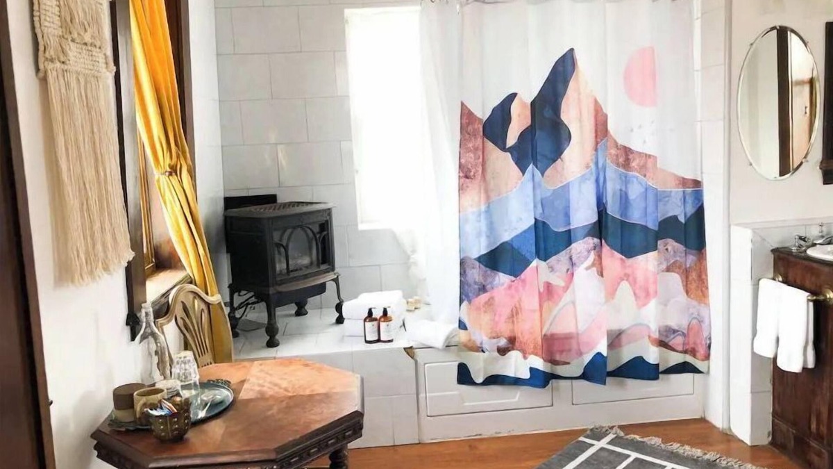 Fort Bragg Apartment | Raven Room - Historic Weller House Water Tower