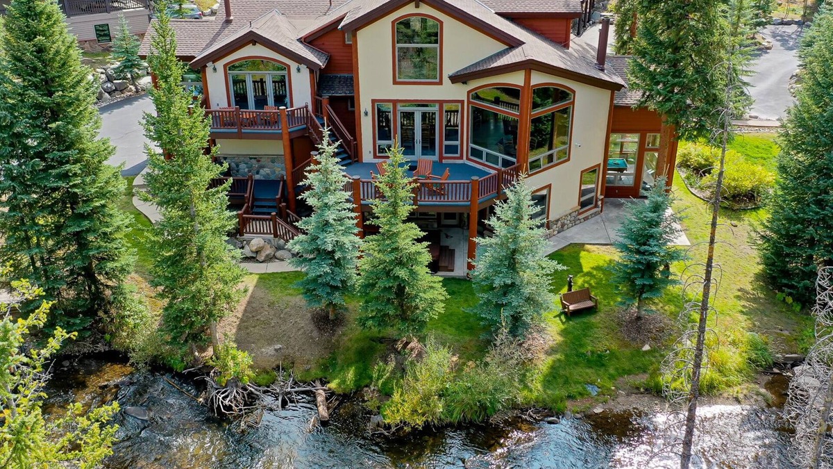 Trafalgar House | Ravenstone Home: Riverfront Luxury