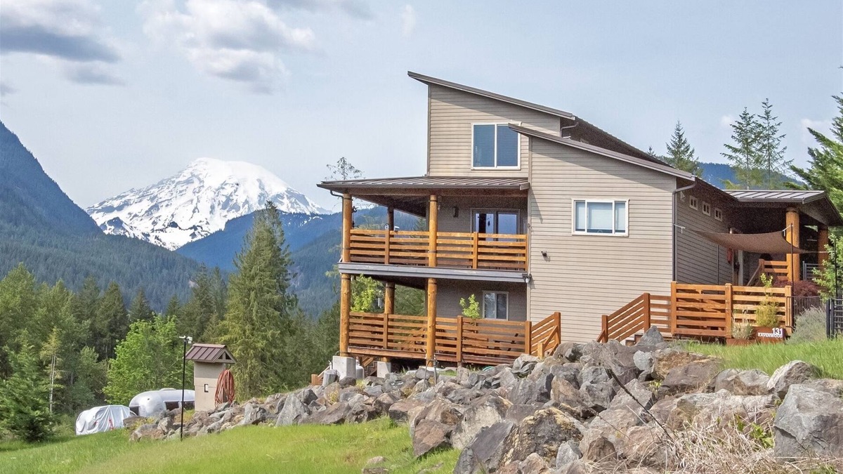 Packwood Cabin | Ravenwood | Rainier View | 1 Bed, 2.5 Bath