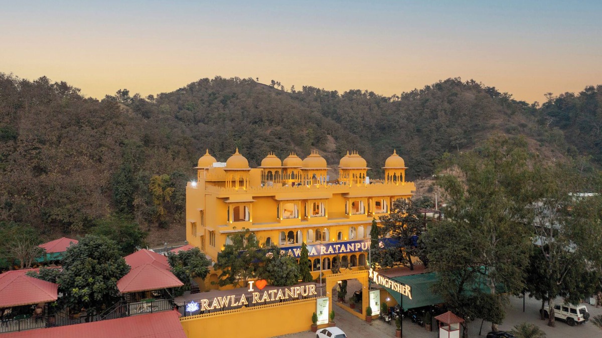 Dungarpur Hotel | Rawla Ratanpur - Kingfisher Hotel