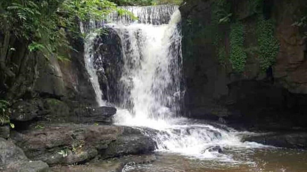 Rossendale House | Rawtenstall bungalow. Great for steam train.