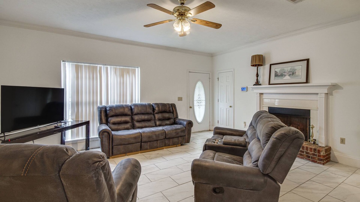 Raymond House | Raymond Home ~ 17 Mi to Downtown Jackson!