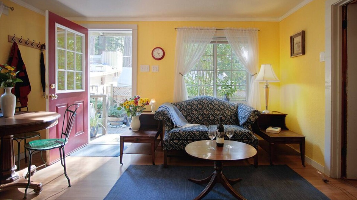 Cazadero Cottage | Raymond's Bakery - Creekside Cabin and Breakfast
