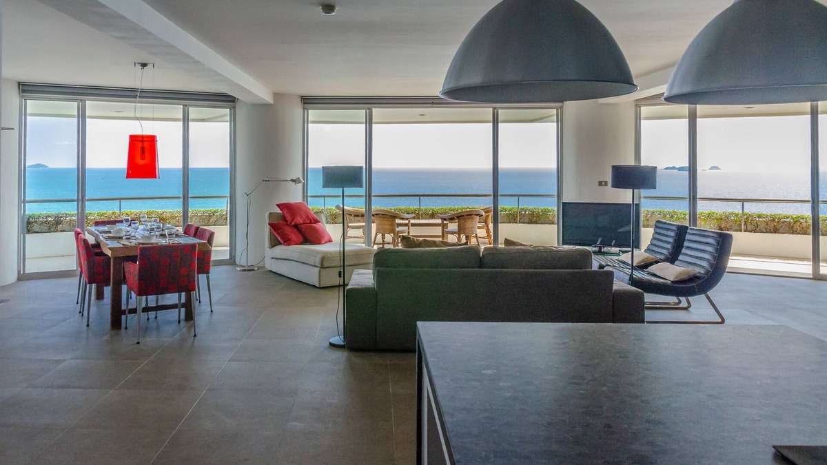 Chakphong Apartment | Rayong Relaxing Hide Out, 230 sqm spacious condo