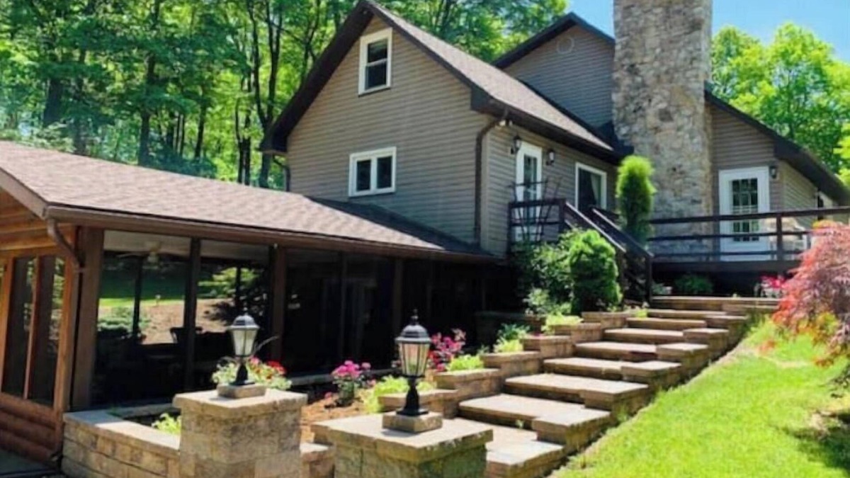 James Creek House | Raystown Mountain Escape - Views & Relaxing Spaces