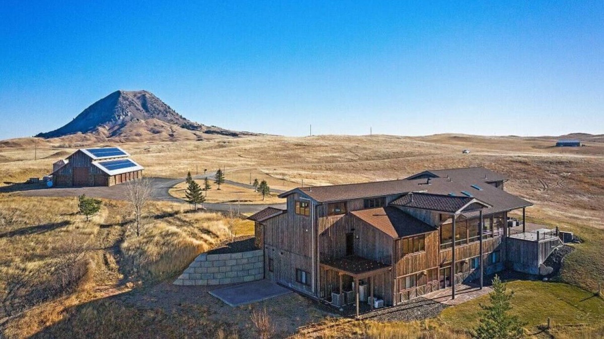 Sturgis Villa | Raz Hideaway 7BR Ranch with Panoramic Mountain View - Sleeps 24!
