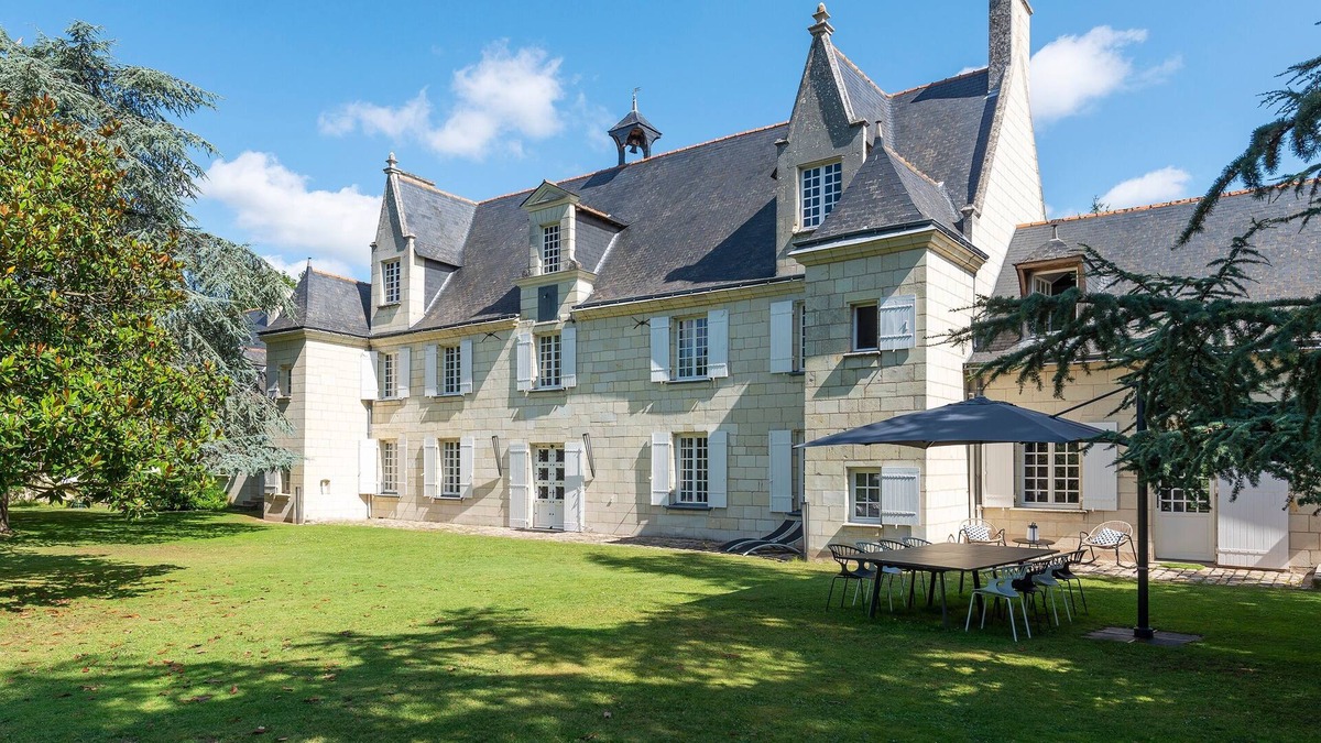 Vivy Apartment | RDC - Château de la Ronde - Avec piscine et jacuzzi