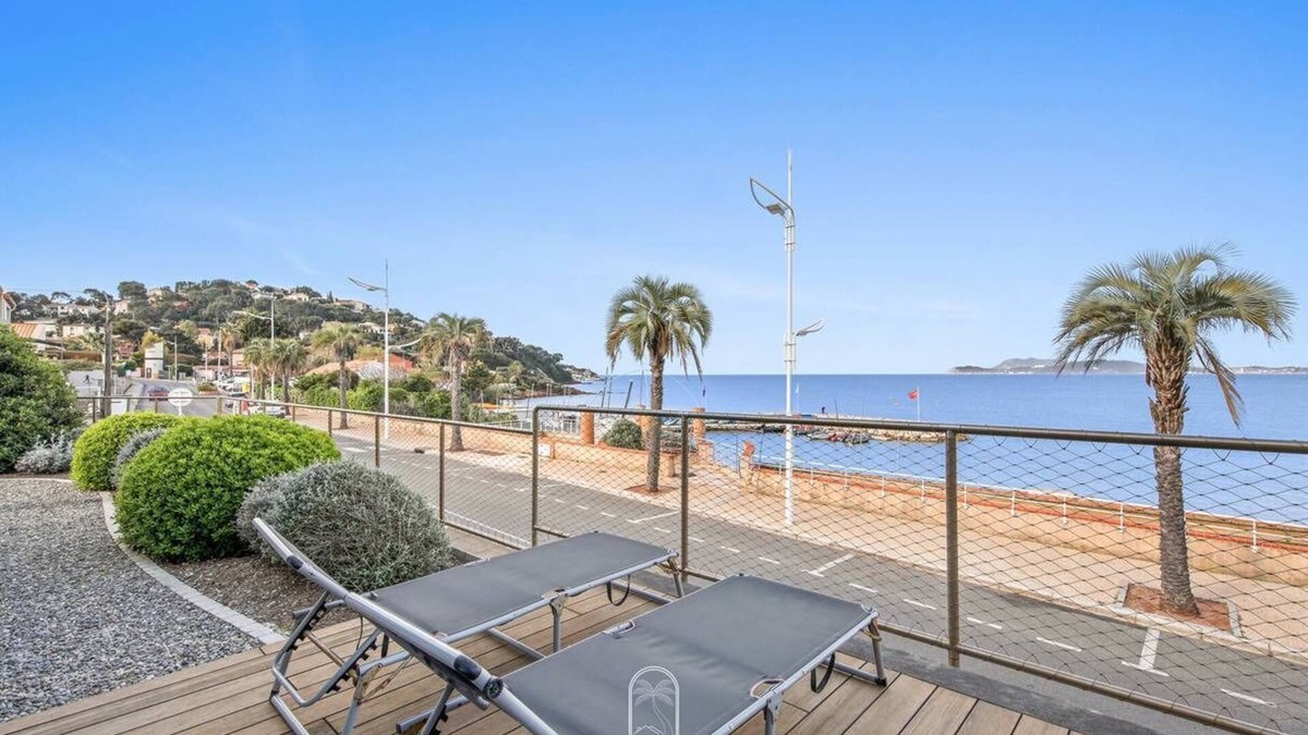 Le Pradet Apartment | RDJ Villa Antoine 3 étoiles Vue Mer La Garonne WiFi/PK