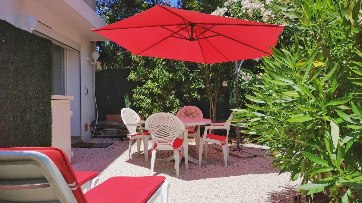 Boulouris-sur-Mer Apartment | RDJ VILLA BY THE SEA 50 M FROM THE BEACH AT BOULOURIS
