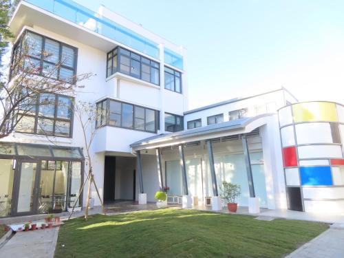 Puli Bed & Breakfast | Read to Sleep Book & Bed