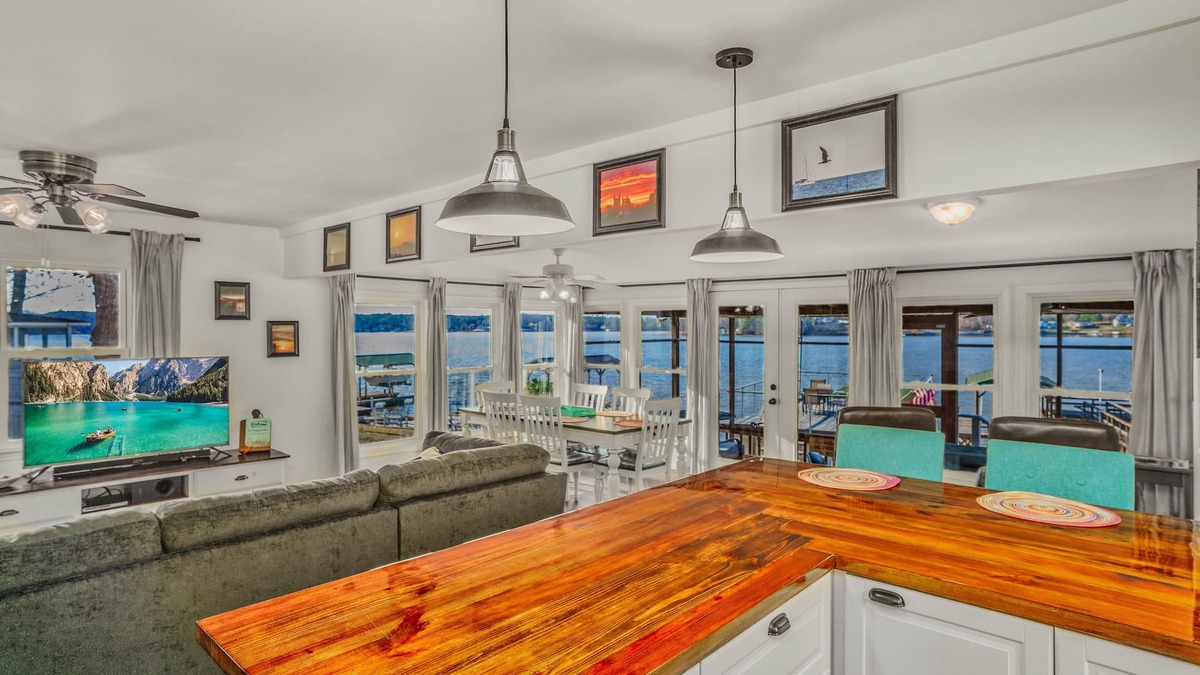 Cross Hill House | READY TO RELAX? Lake front house w/beautiful Sunsets on Lake Greenwood