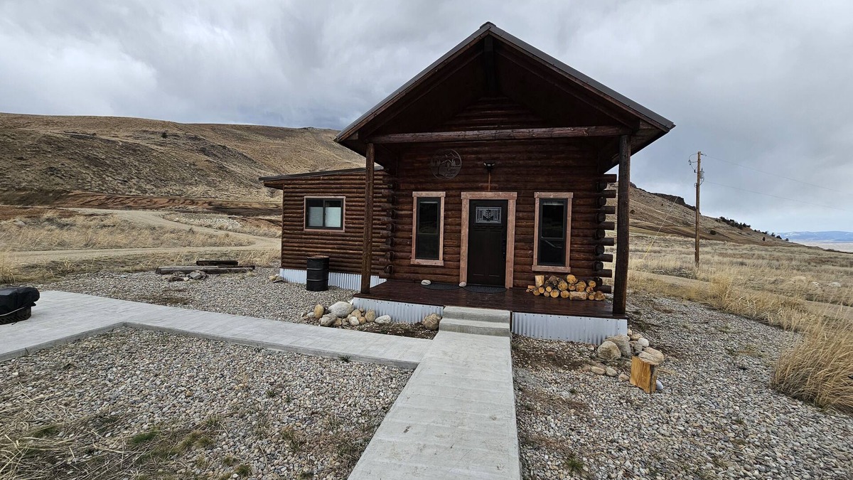 Anaconda Ski Chalet | Reboot, Recover, Recreate…Centrally located 20 acre Mill Creek getaway cabin!