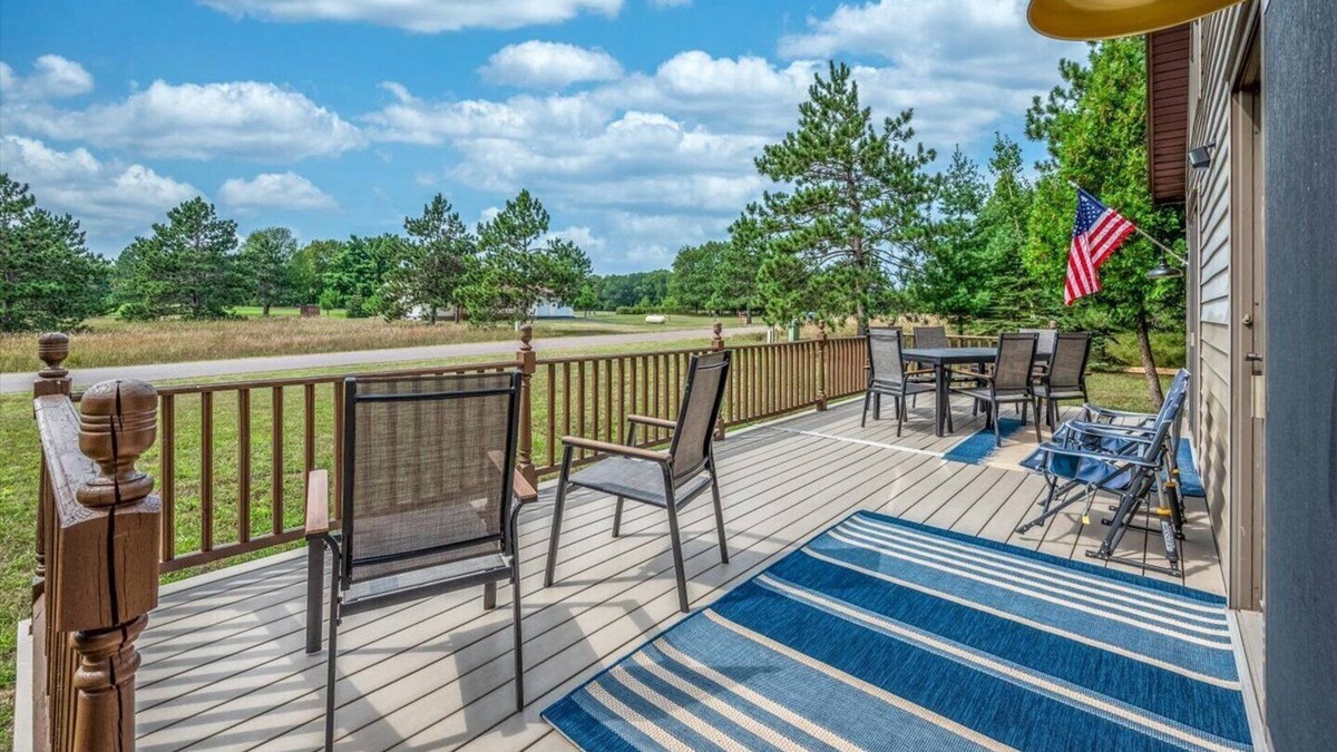 Danbury Cabin | Rec Garage ~ Fire Pit ~ Pool ~ Sauna ~ Views