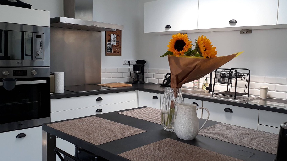Vannes House | RECENT MODERN HOUSE TOWN CENTER