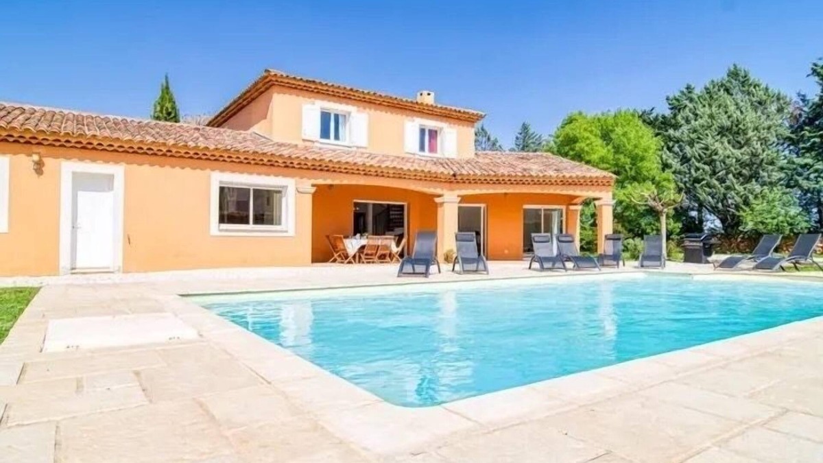 Montfort-sur-Argens House | Recent Provencal villa, 8 rooms, all comfort with swimming pool on closed space