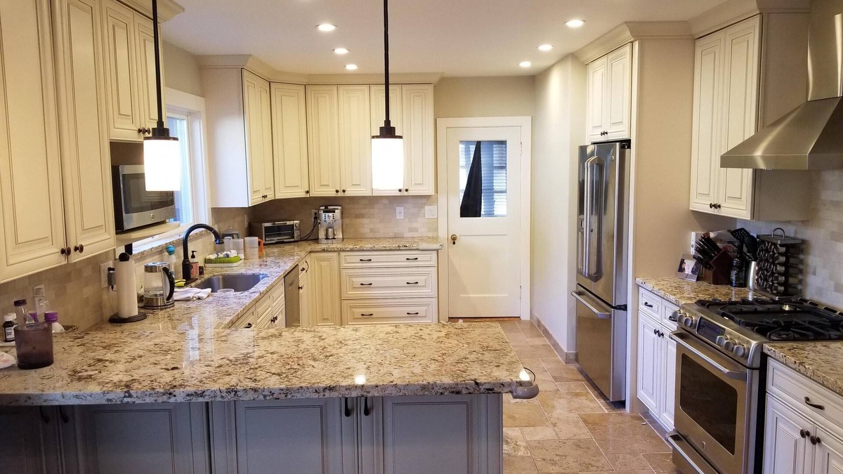 West Atherton House | Recently remodeled bungalow home within blocks of downtown Menlo Park