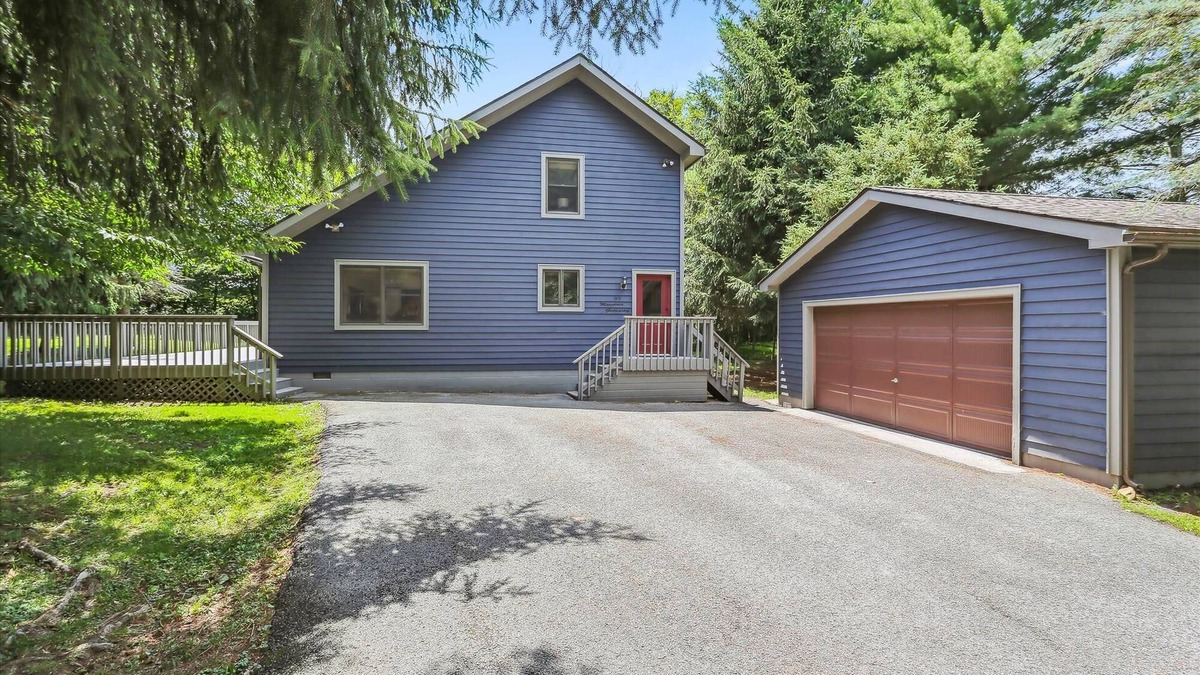 Timberline House | Recently renovated and freshly decorated-welcome to Mountain Getaway!