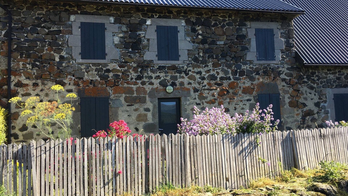 Cheylade House | Recently renovated gîte for six people in the Puy Mary valley