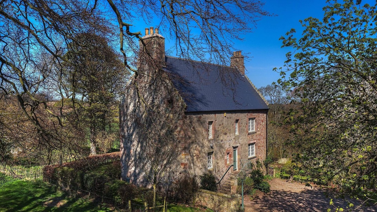 Eyemouth House | Recently-Renovated Historic Large Holiday House In The Scottish Borders