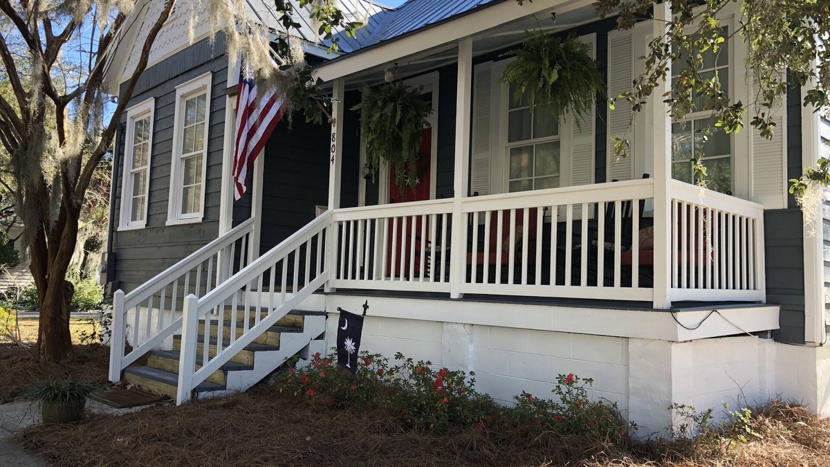 The Old Commons Cottage | Recently Renovated Historic Cottage Located in Beaufort