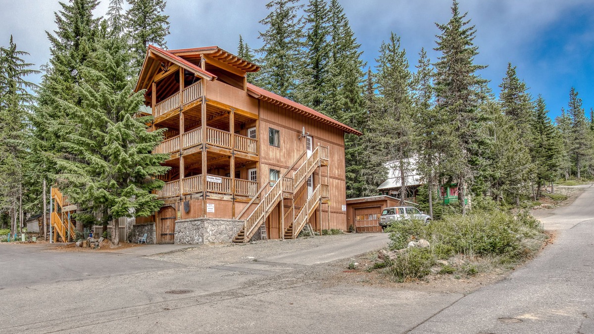 Government Camp House | Recently updated in 2024-Dog-Friendly Lodge with a Private Sauna
