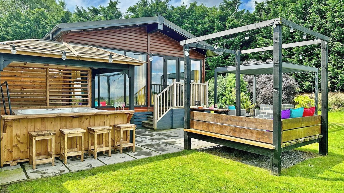 Raywell Ski Chalet | Recently upgraded with Gazebo over hot tub and side bar with stools.