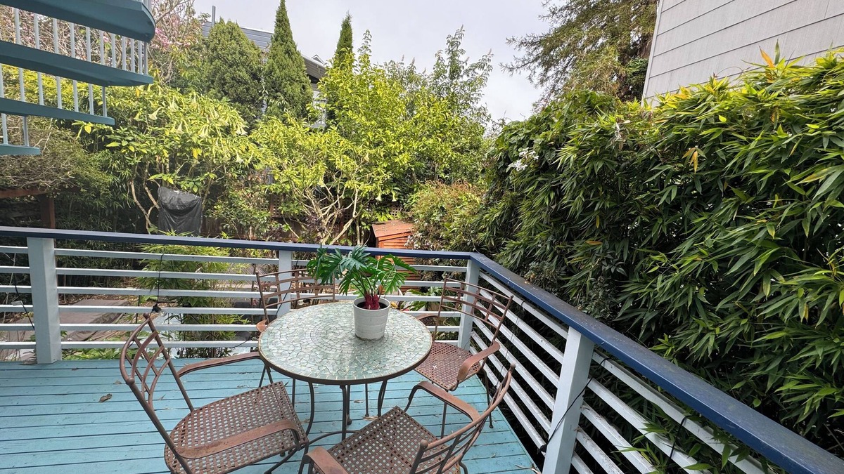 Bernal Heights Apartment | Recharge in Lush Gardens in the Heart of Bernal Heights