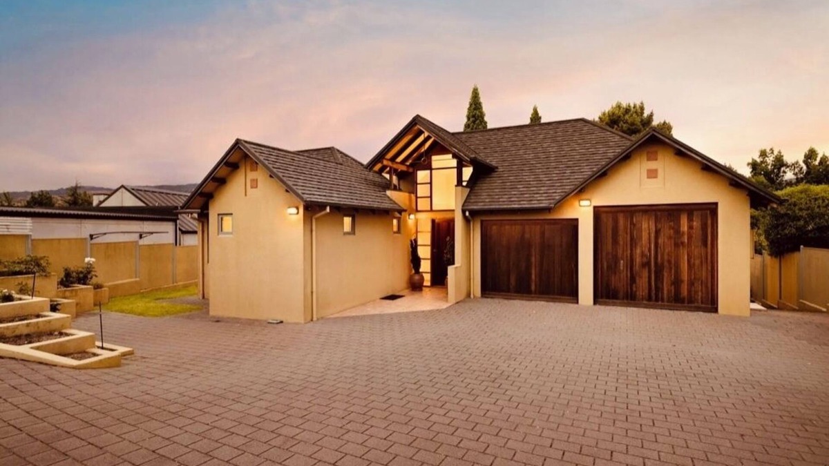 Lowburn Villa | Recharge on the Reserve - Family friendly 4 bedroom in the heart of Cromwell