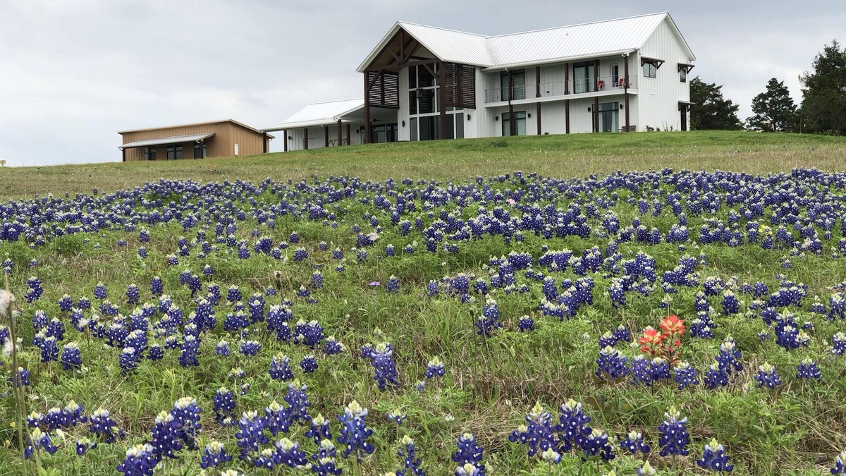 Brenham House | Red Berry Hollow for a Wedding Party, Aggie Event, Round Top or Family Retreat!
