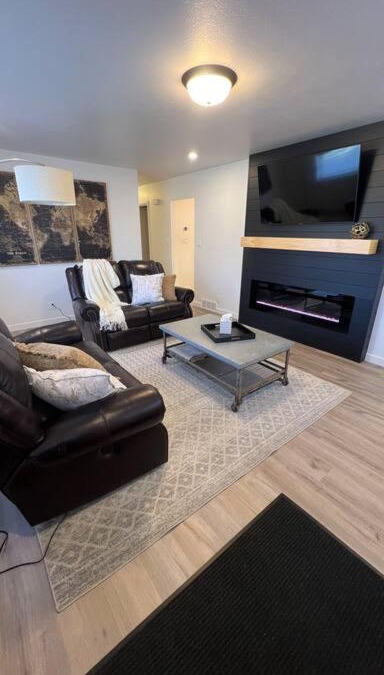 Blackfoot House | Red Brick Retreat