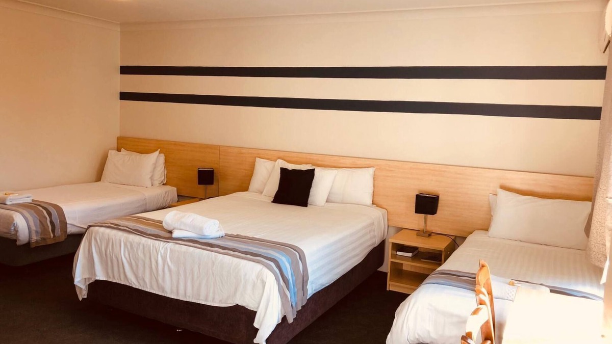 Muswellbrook Hotel | Red Cedar Motel