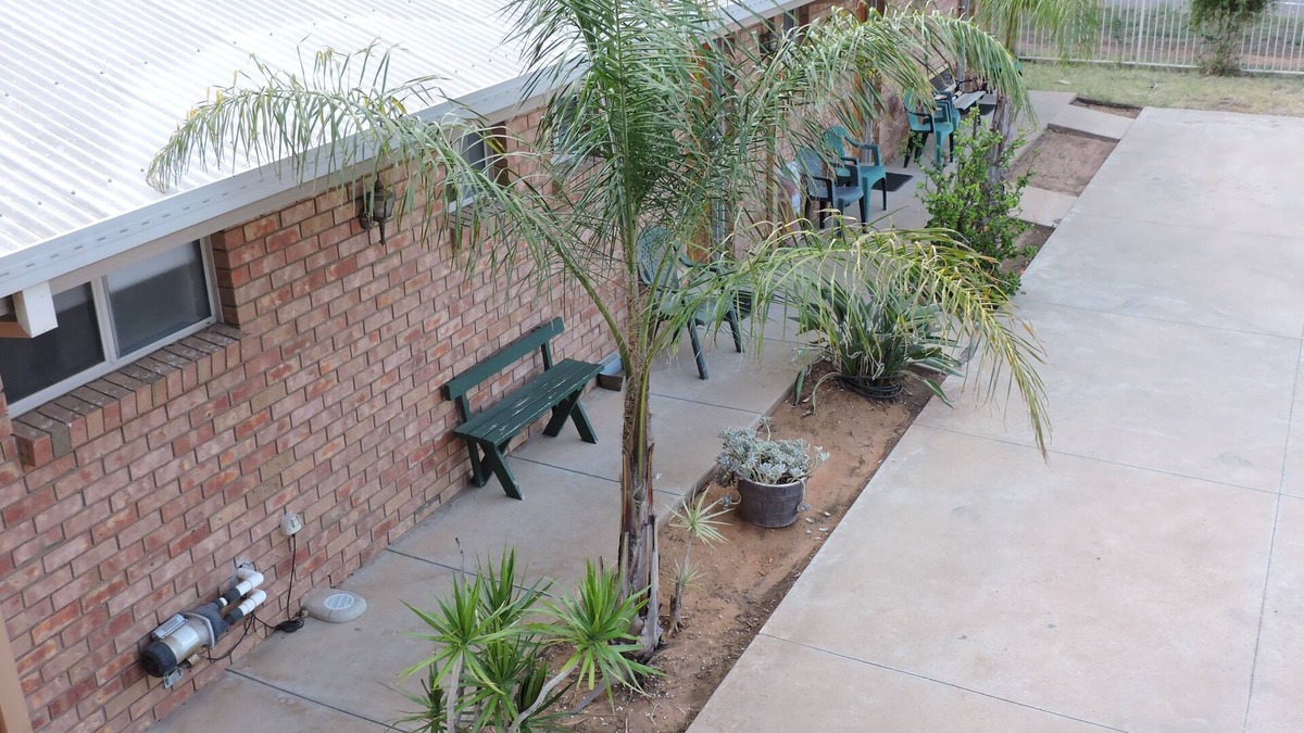 Red Cliffs Hotel | Red Cliffs Colonial Motor Lodge